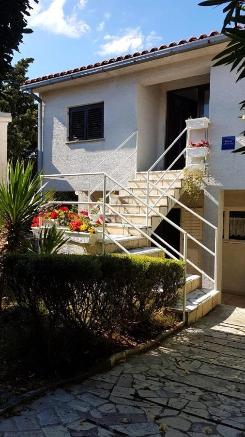 Apartments Mirjana Новий Винодольський Екстер'єр фото